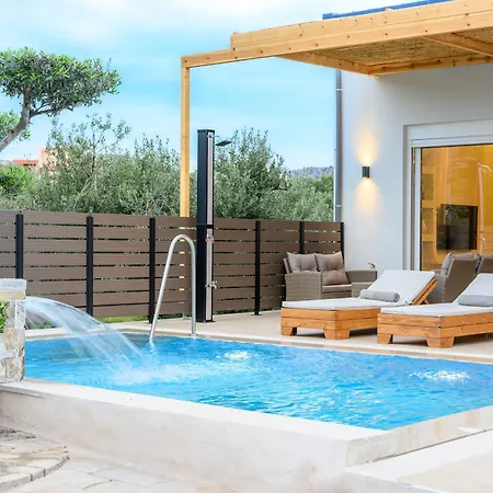 Miranda Blue - 3bd With Private Pool הרסוניסוס